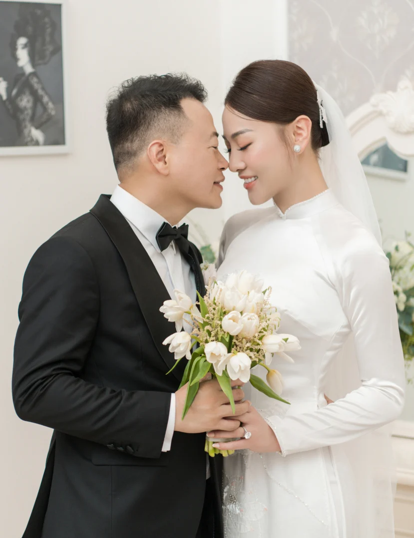 2 tháng sau ly hôn, Shark Bình tổ chức hôn lễ với Phương Oanh