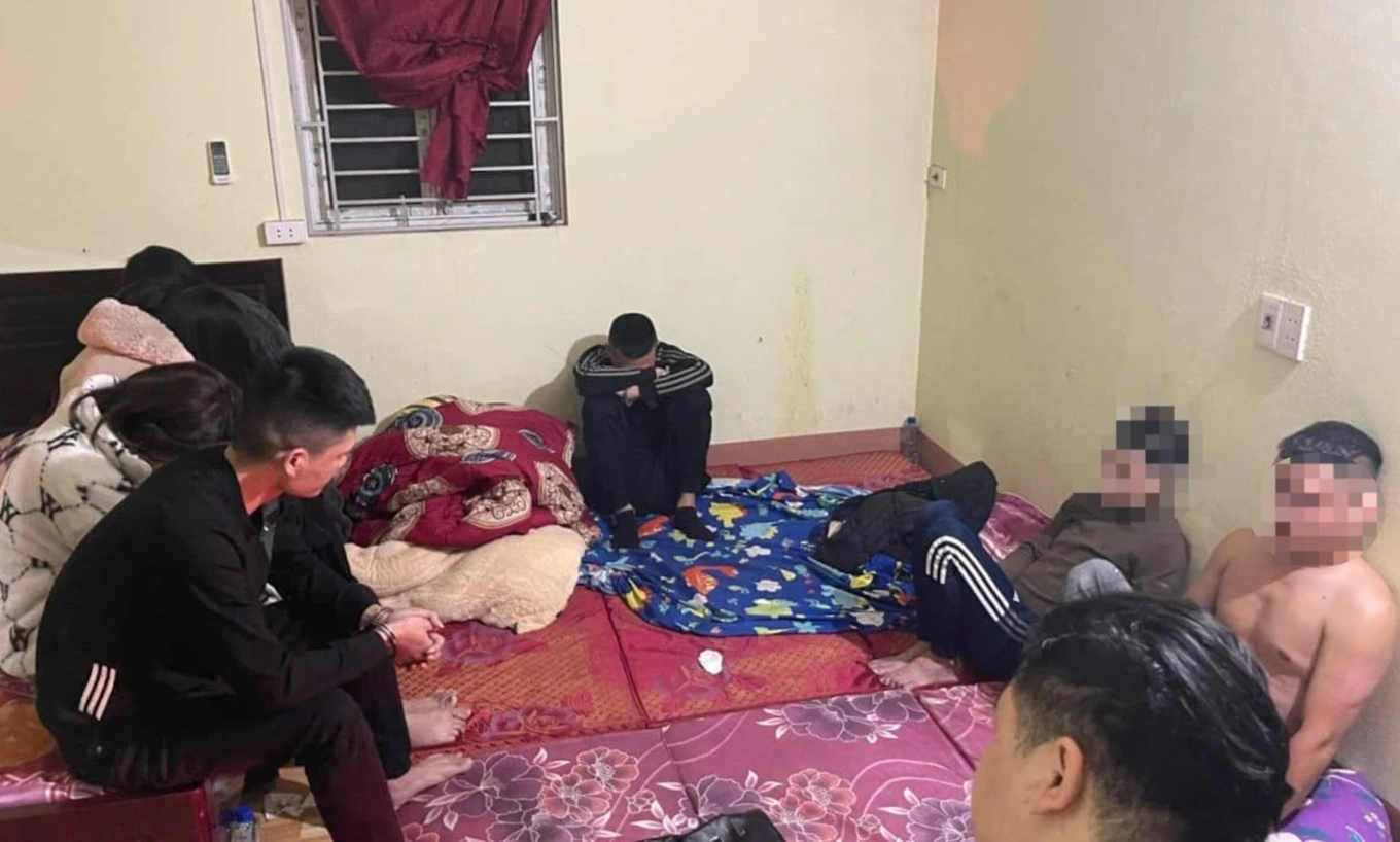 Bắt 8 đối tượng hút ma túy ở Lào Cai