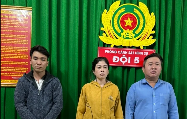 TP.HCM: 2 nhà hàng quận Bình Tân cho tiếp viên bán dâm