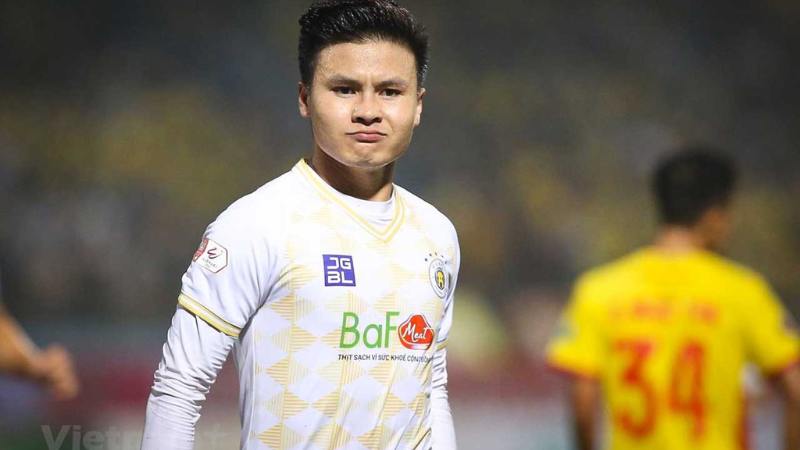 Cầu thủ Nguyễn Quang Hải sinh ngày 12 tháng 4 năm 1997 tại Đông Anh, Hà Nội