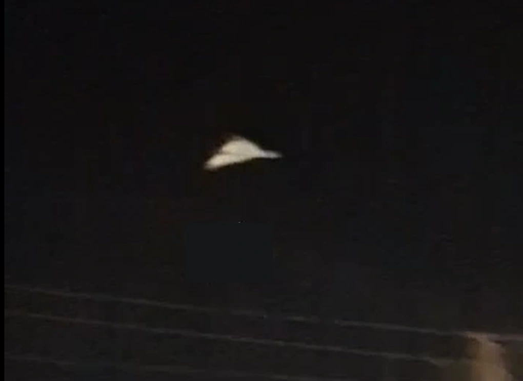 Hình ảnh được cho là UAV Iran bay về phía Israel (Ảnh: Telegram).